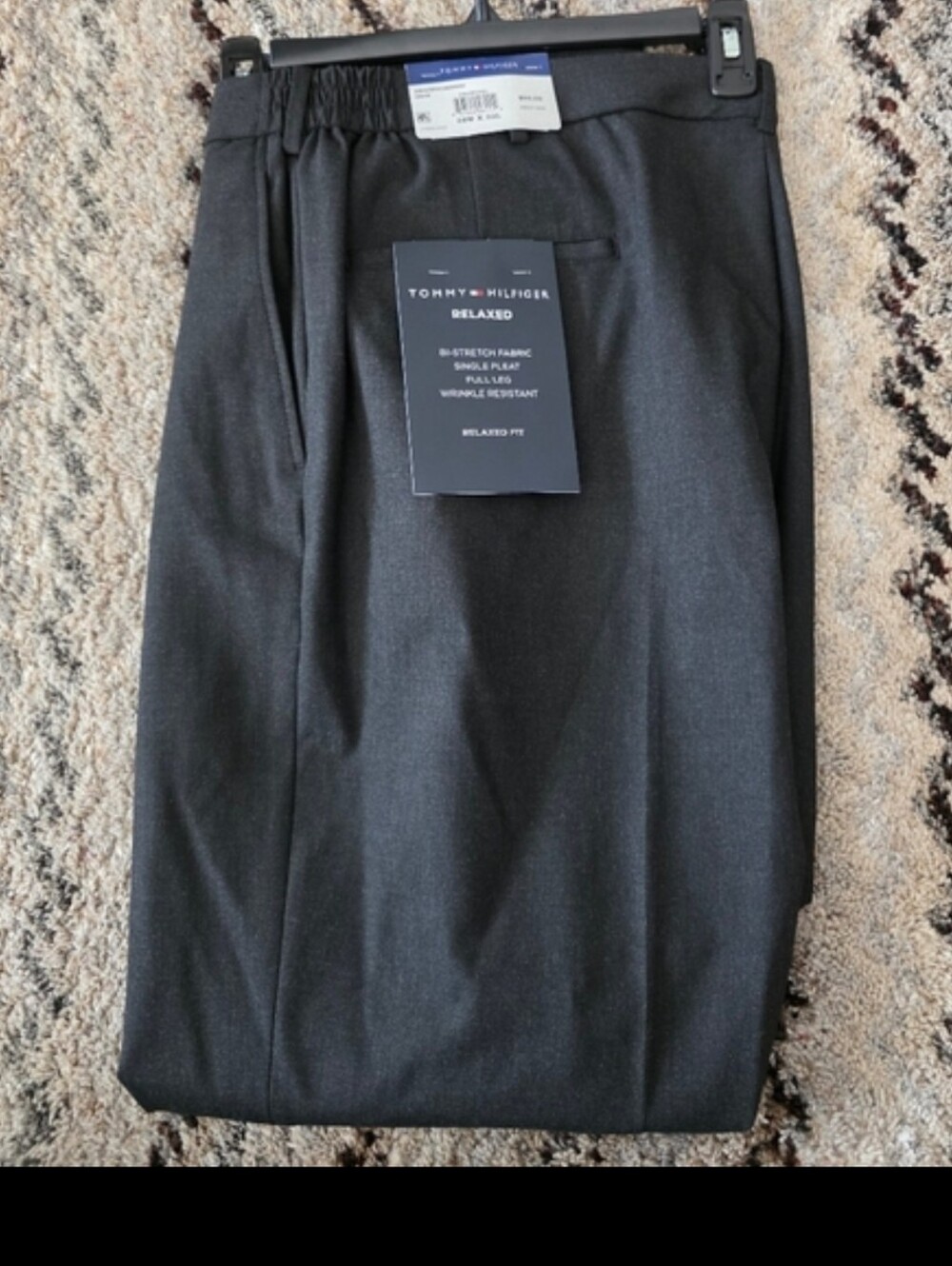 $95 Tommy Hilfiger Mens Pants 40Wx 32L Charcoal Modern Wrinkle Free NWT Career